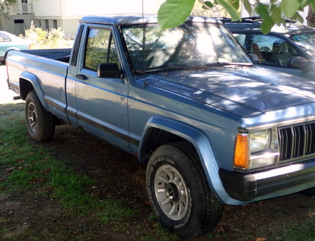 1989 Jeep Comanche Pioneer Standard Cab Pickup 2-Door - photo 2