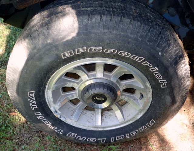 1989 Jeep Comanche Pioneer Standard Cab Pickup 2-Door - photo 6