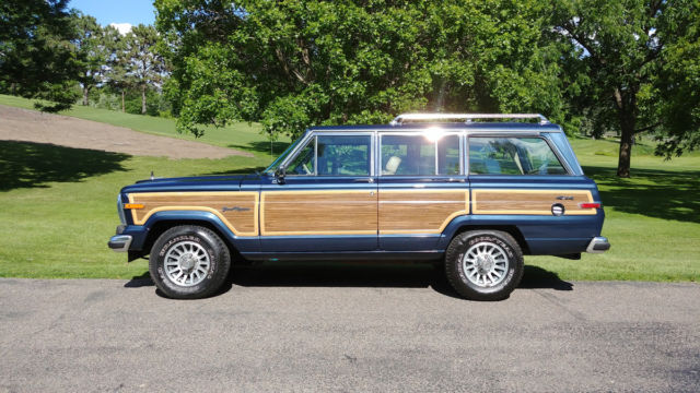 1989 Jeep Wagoneer - photo 2