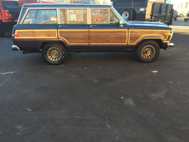 1989 Jeep Grand Wagoneer 4x4. V8 one owner low miles 1989 Jeep Wagoneer Grand wagoneer