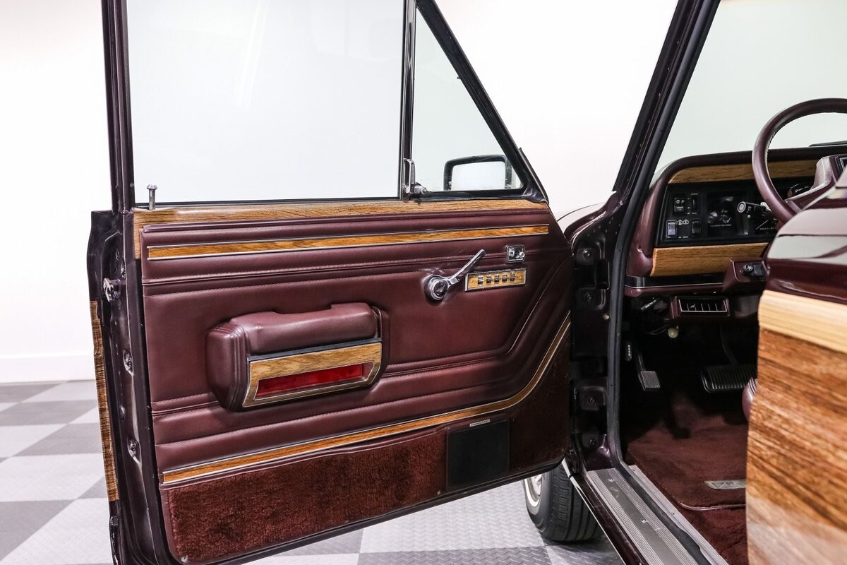 1989 Jeep Wagoneer - photo 12