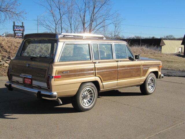 1989 Jeep Wagoneer -- - photo 4
