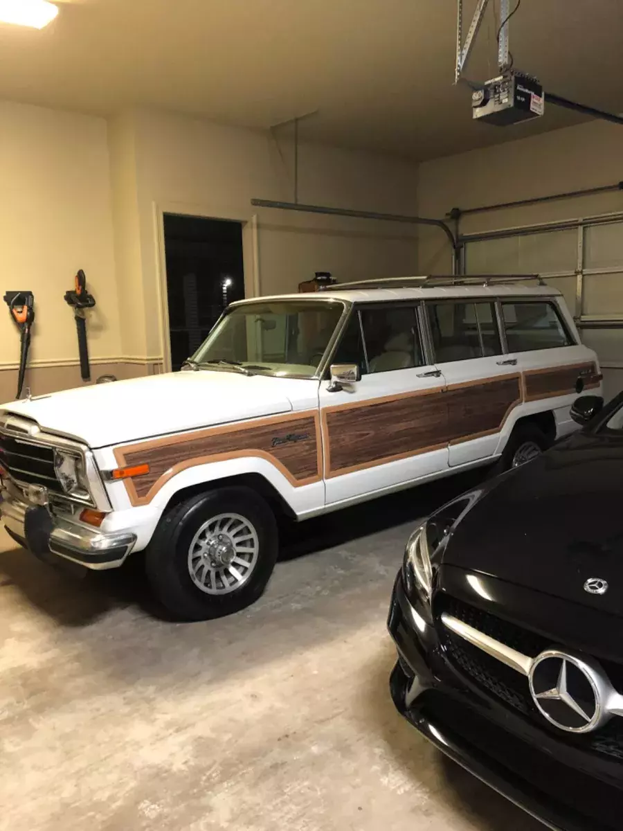 1989 jeep grand wagoneer in very good condition. 4x4 that will go anywhere. 1989 Jeep Wagoneer