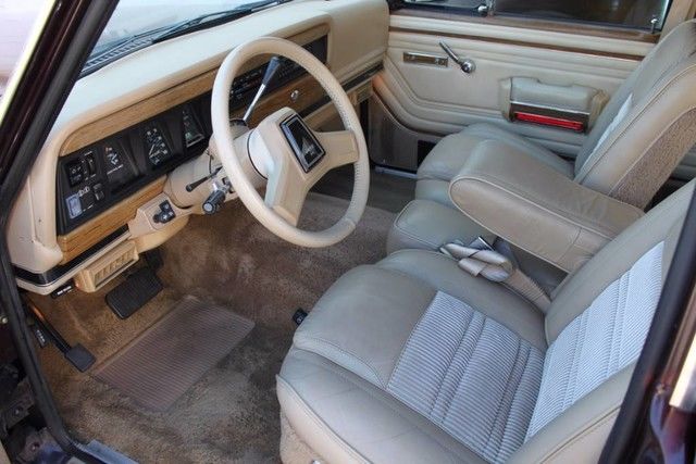 1989 Jeep Grand Wagoneer Limited 4X4 -- - photo 6