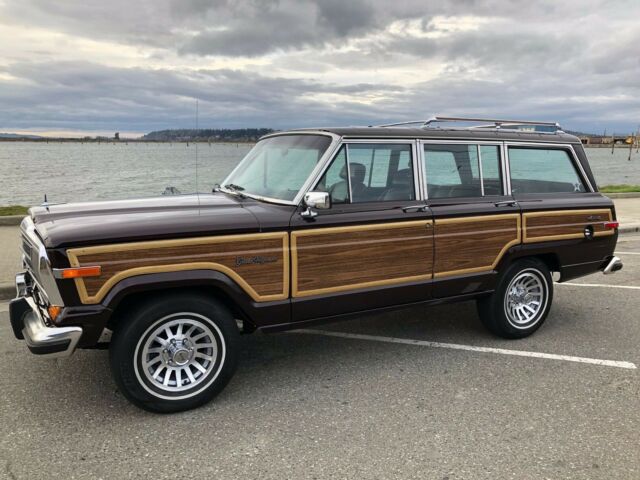 1989 Jeep Grand Wagoneer Restomod 1989 Jeep Wagoneer