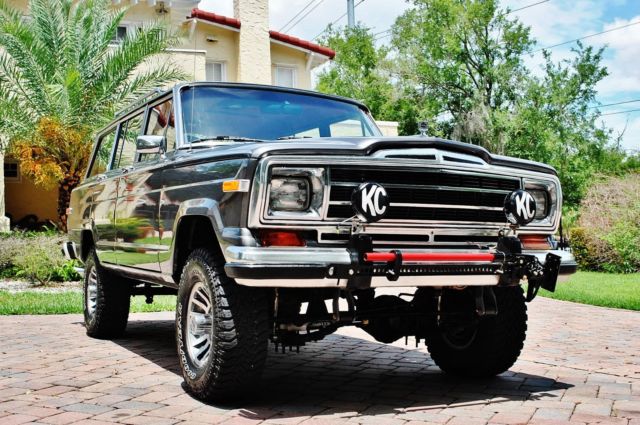 1989 Jeep Wagoneer 1989 Jeep Grand Wagoneer 4x4 restored amazing - photo 2