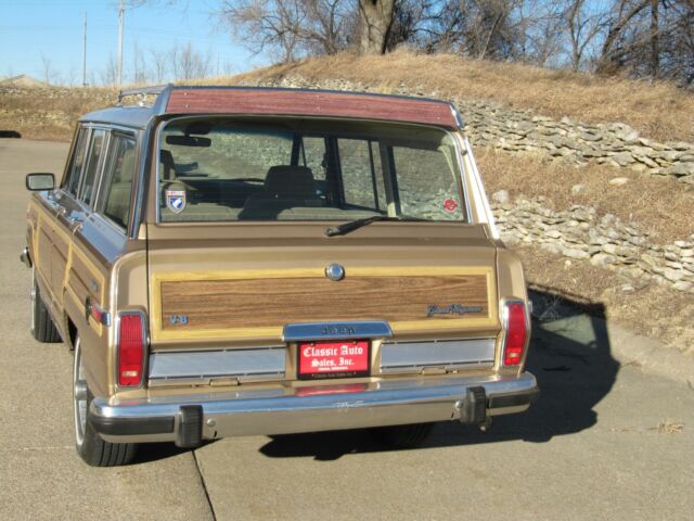 1989 Jeep Wagoneer Limited-- - photo 11