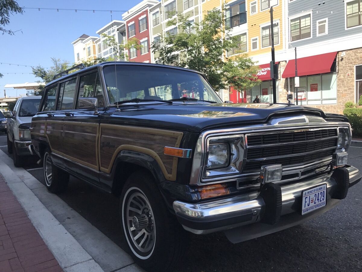 1989 Jeep Wagoneer - photo 2