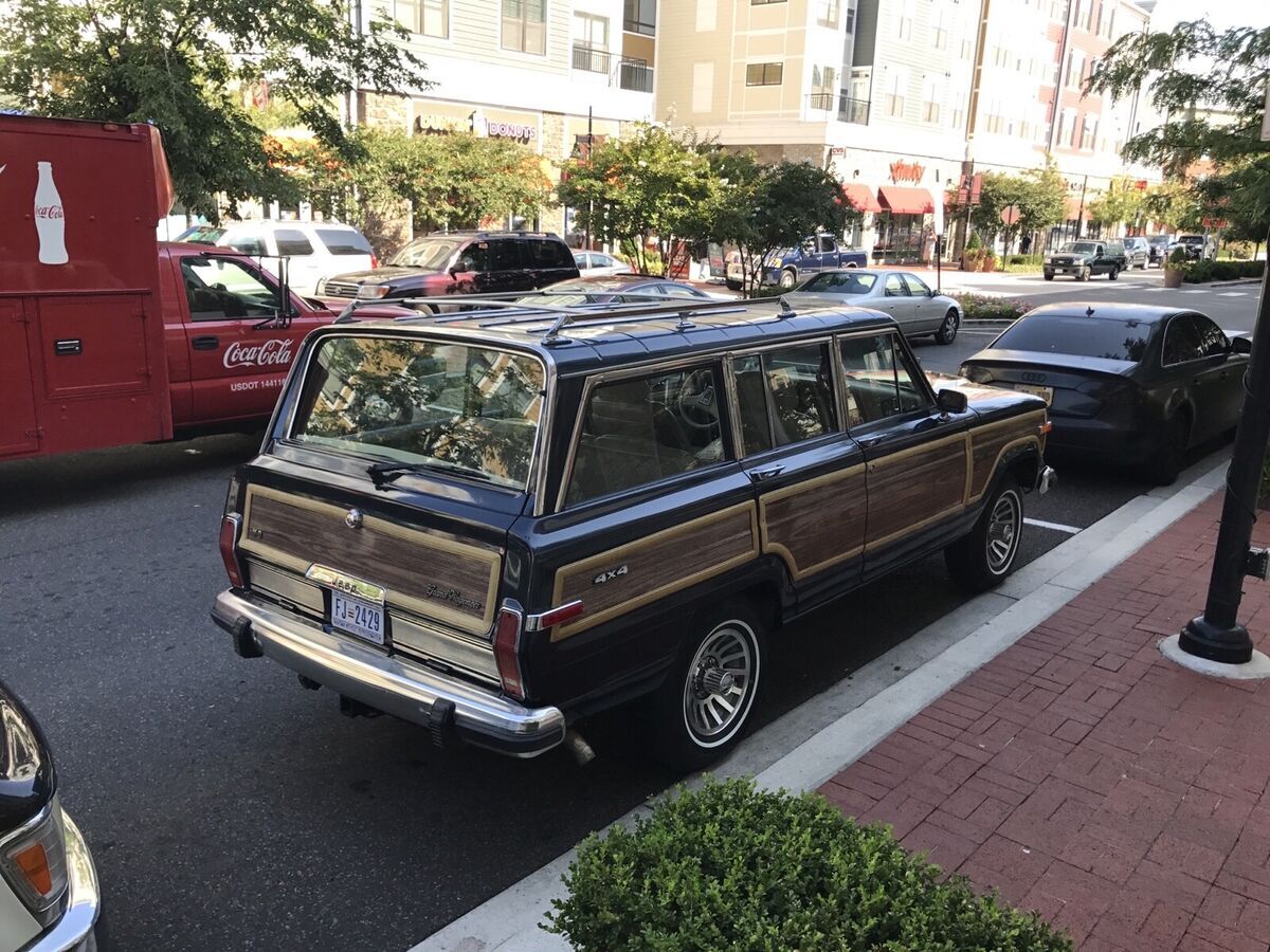 1989 Jeep Wagoneer - photo 4