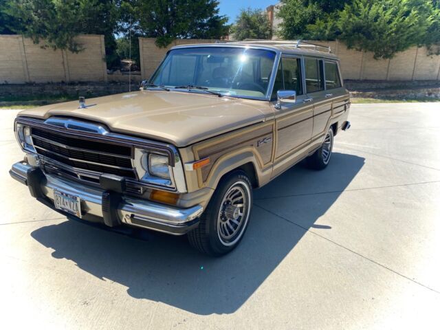 1989 Jeep Wagoneer 59,964 original miles - photo 2