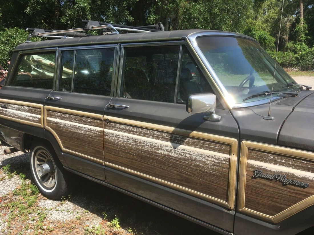 1989 Jeep Grand Wagoneer - photo 4