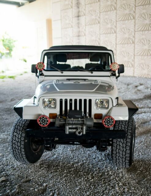 1989 Jeep Wrangler 178,100 Miles White Straight 6 Cylinder Engine 4.2L/258 Man 1989 Jeep Wrangler --