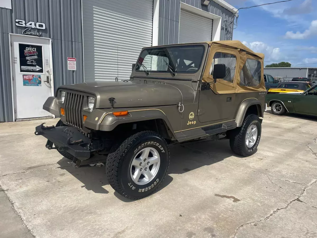 1989 Jeep Wrangler Sahara 4x4 4.2 Liter Gold 1989 Jeep Wrangler Sahara 4x4 4.2 Liter