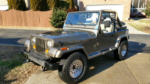 1989 Jeep Wrangler Sahara Sport Utility 2-Door - photo 2