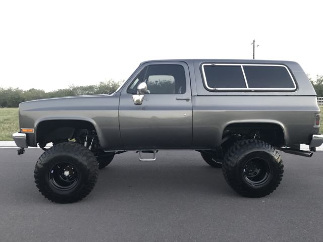 1989 Chevrolet Blazer 2 door - photo 2