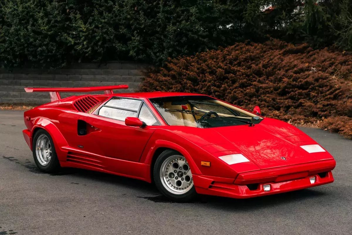 1989 LAMBORGHINI COUNTACH 25TH ANNIVERSARY EDITION, LOW OWNERS, MINT CONDITION 1989 Lamborghini Countach 25th Anniversary Edition