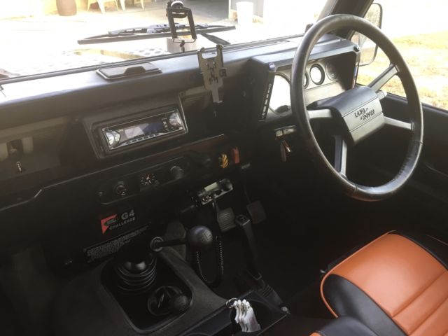 1989 Land Rover Defender 110 CSW- V8 GASOLINE *** CHALLENGE G4 INSPIRED *** - photo 6
