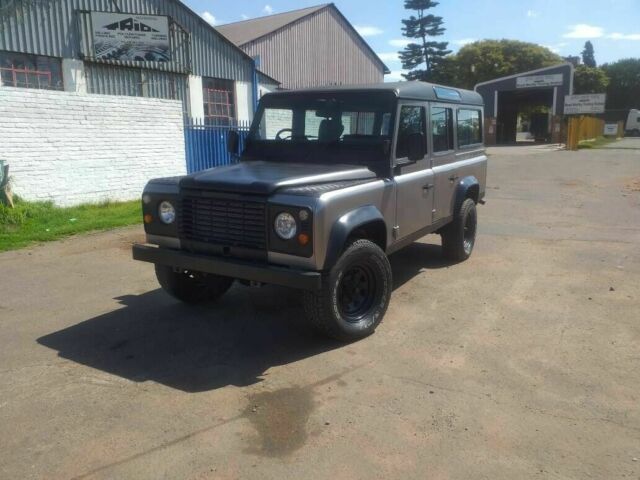 1989 LAND ROVER DEFENDER 110 V8/RECENT FULL RESTORATION/LOTS OF ACCESSORIES 1989 Land Rover Defender