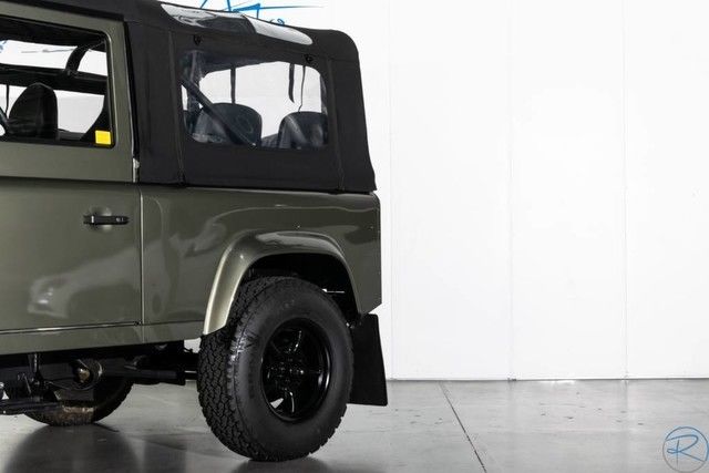 1989 Land Rover Defender 90 2-Door Soft-Top A/C Heater -- - photo 10