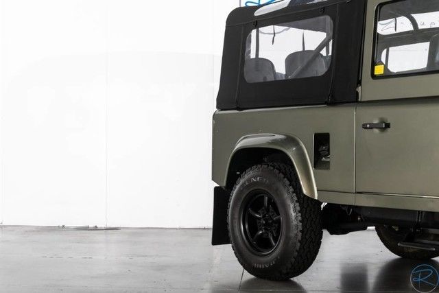 1989 Land Rover Defender 90 2-Door Soft-Top A/C Heater -- - photo 11