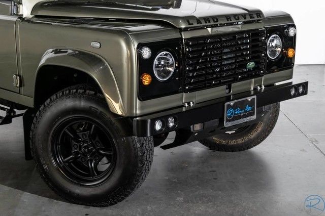 1989 Land Rover Defender 90 2-Door Soft-Top A/C Heater -- - photo 12