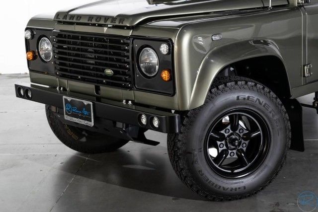 1989 Land Rover Defender 90 2-Door Soft-Top A/C Heater -- - photo 9
