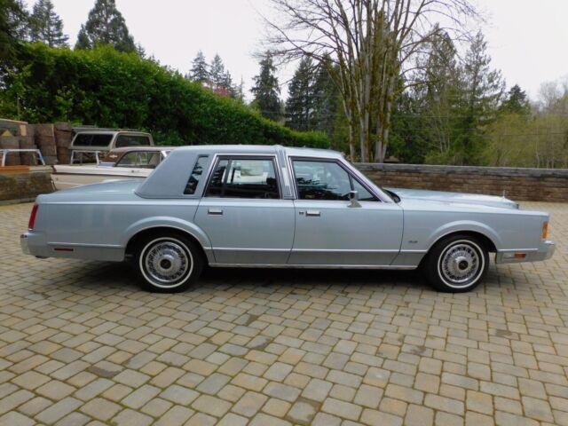 1989 Lincoln Town Car - photo 3