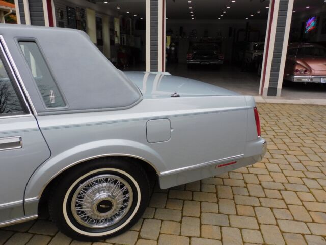 1989 Lincoln Town Car - photo 9