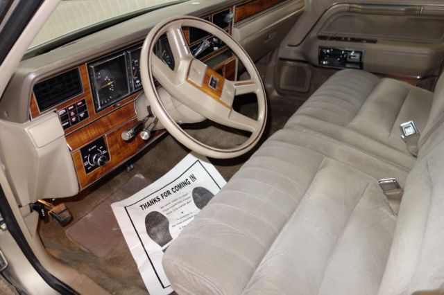 1989 Lincoln Town Car - photo 6