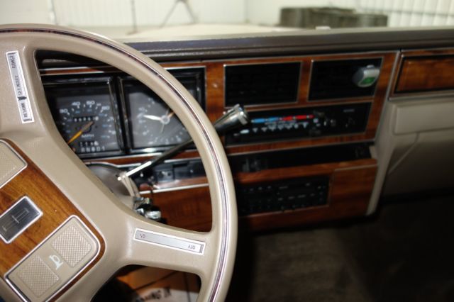 1989 Lincoln Town Car - photo 8