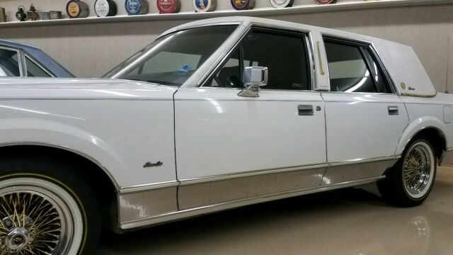 1989 Lincoln Continental-Presidential Edition - LIKE NEW! 1989 Lincoln Continental Presidential