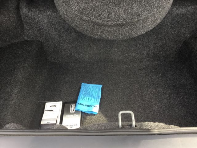 1989 Lincoln Town Car - photo 12