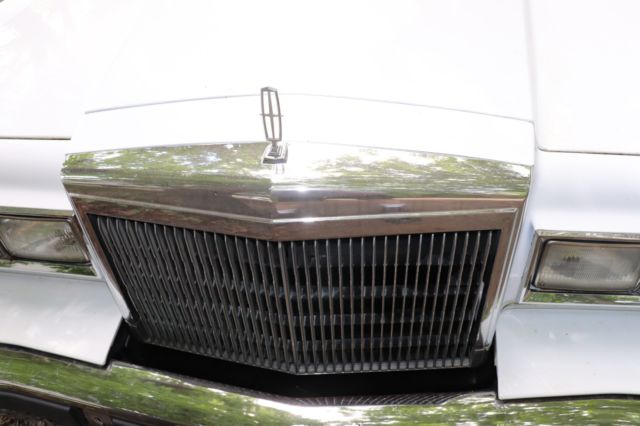 1989 Lincoln Town Car - photo 2