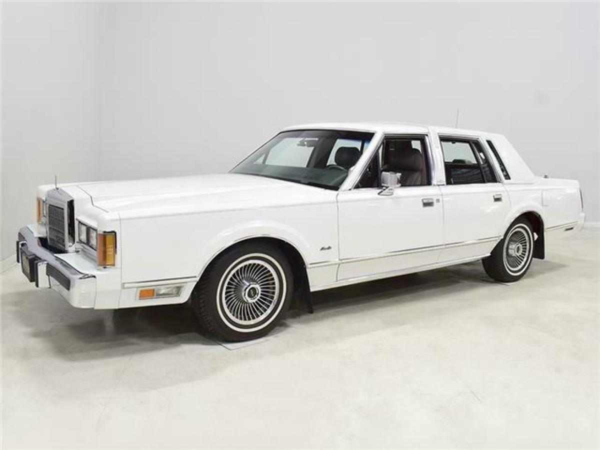 1989 Lincoln Town Car - photo 3
