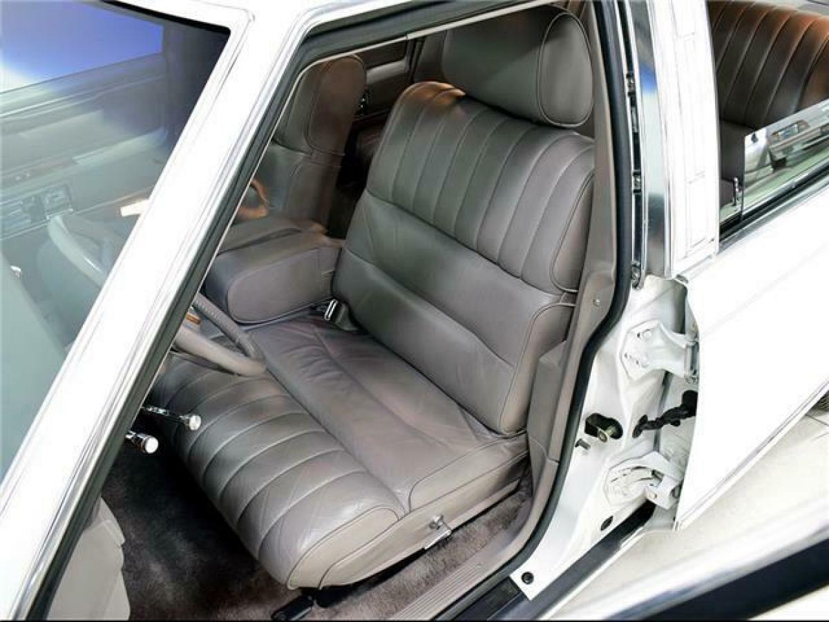 1989 Lincoln Town Car - photo 8