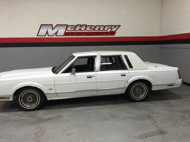 1989 Lincoln Town Car Base 4dr Sedan - photo 11