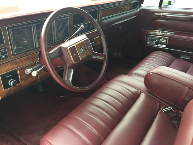 1989 Lincoln Town Car - photo 11