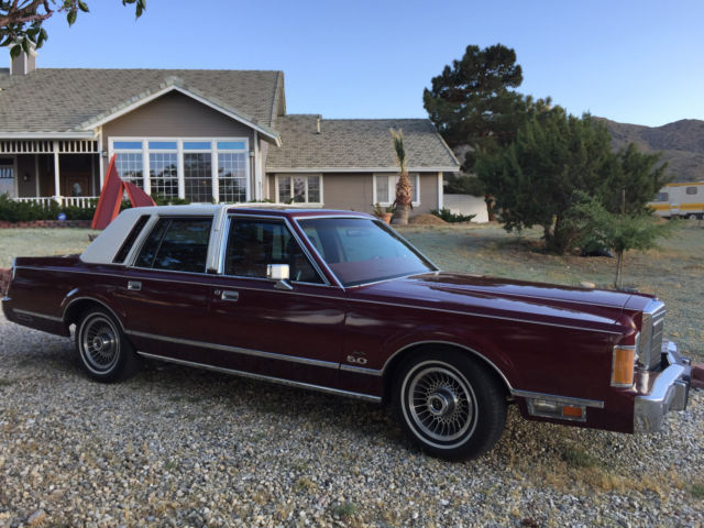 1989 Lincoln Town Car - photo 2