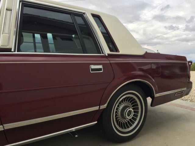 1989 Lincoln Town Car - photo 9
