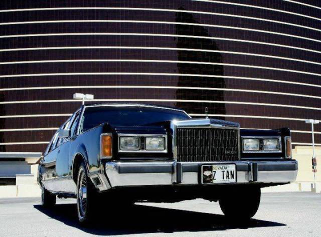 1989 Lincoln Town Car - photo 2