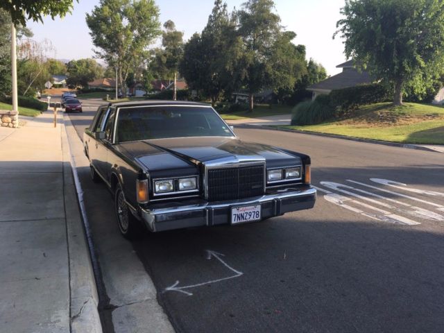 1989 Lincoln Town Car - photo 10