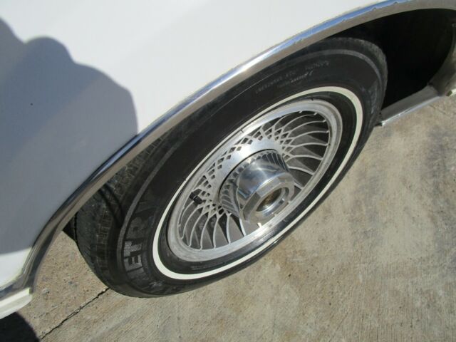 1989 Lincoln Town Car - photo 11