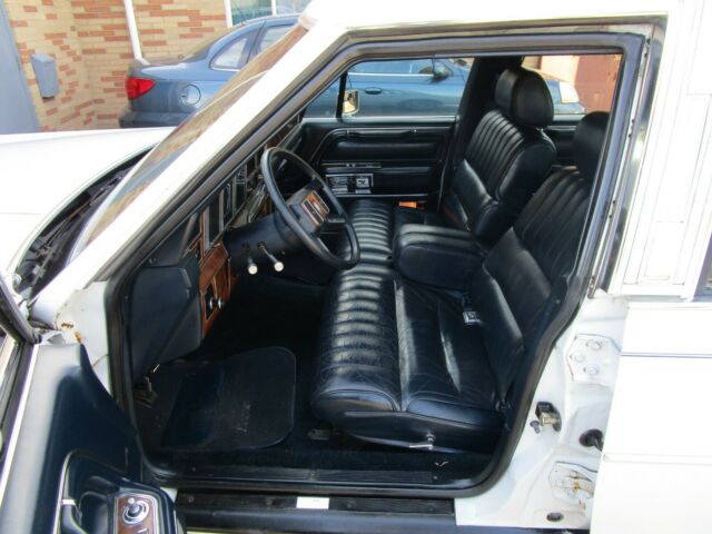 1989 Lincoln Town Car - photo 13