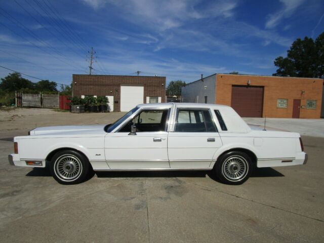 1989 Lincoln Town Car - photo 2