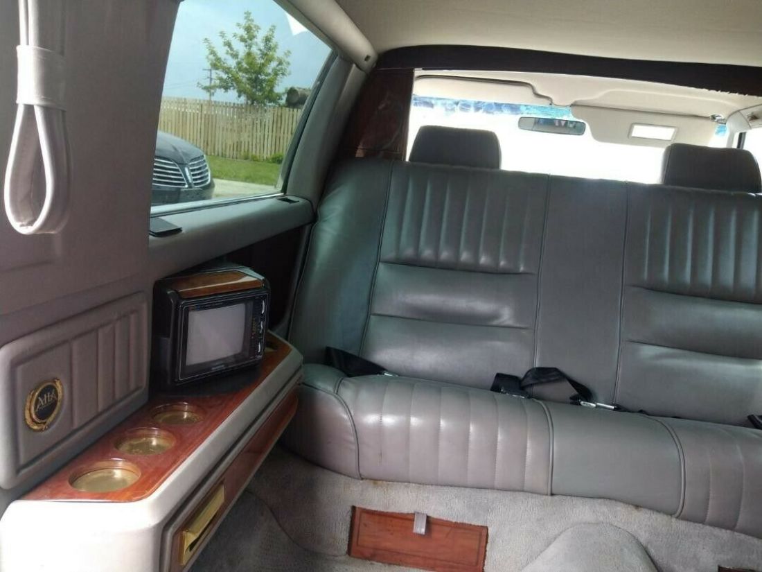 1989 Lincoln Town Car - photo 9