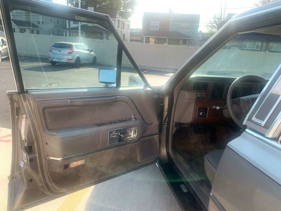 1989 Lincoln Town Car CARTIER - photo 9