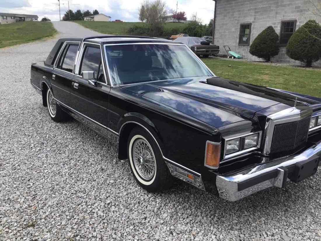 1989 Lincoln Town Car SIGNATURE