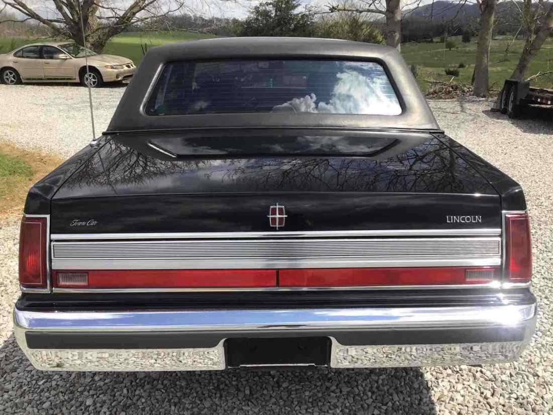 1989 Lincoln Town Car SIGNATURE - photo 4