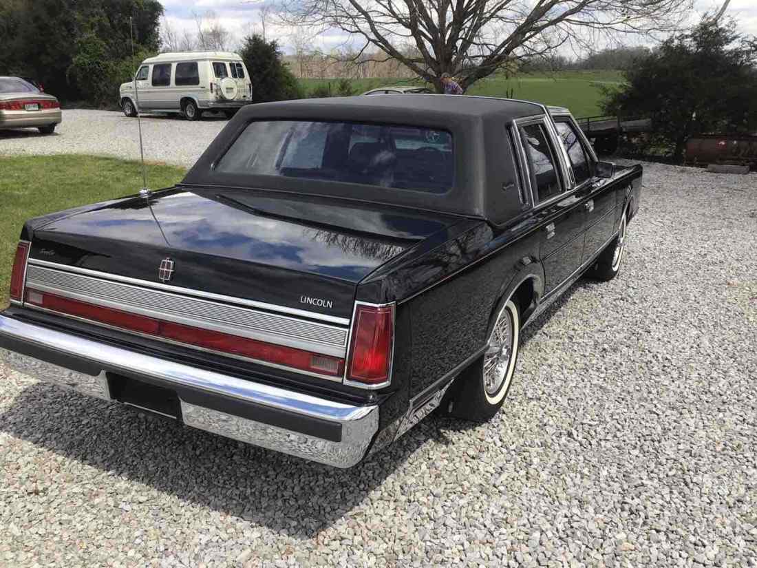 1989 Lincoln Town Car SIGNATURE - photo 6