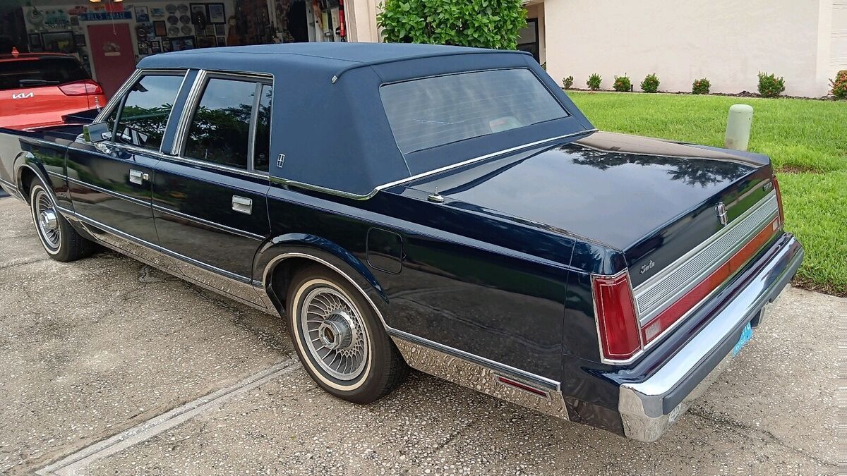 1989 Lincoln Town Car SIGNATURE - photo 8